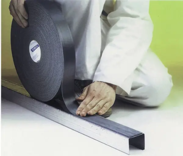 Samoljepljiva razdvajajuća zidna traka 3x70mm x 30m, 12rola/karton 12kart/pal, Z3809030703